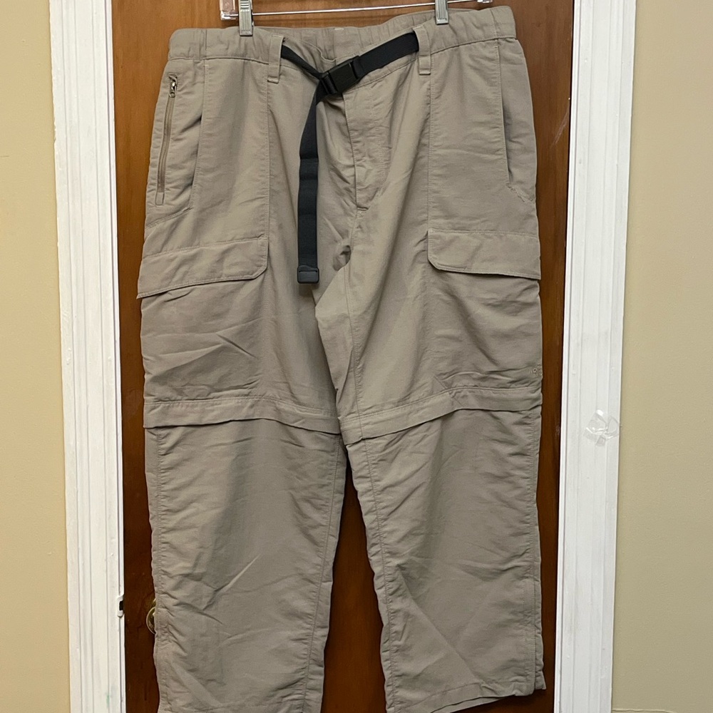 🆕. The North Face Khaki Convertible Cargo Pants. XL Mens